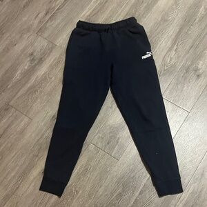 Puma Sweat / Jogging Pants. Black. Boys XL